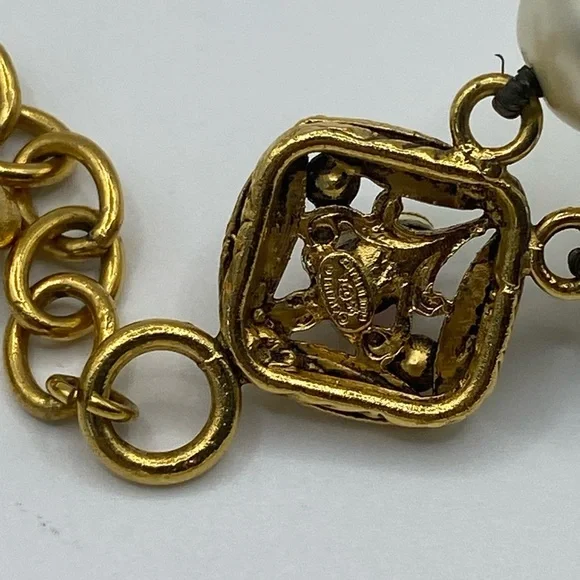 Vintage Chanel Two Strand Pearl 12mm Necklace W/Gripoix Clap - Picture 11 of 14